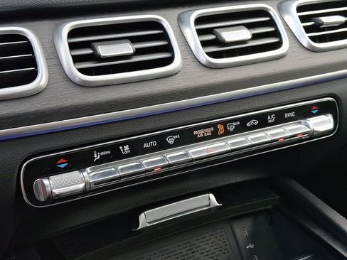 Used 2024 Mercedes-Benz GLE 350 4MATIC image 17