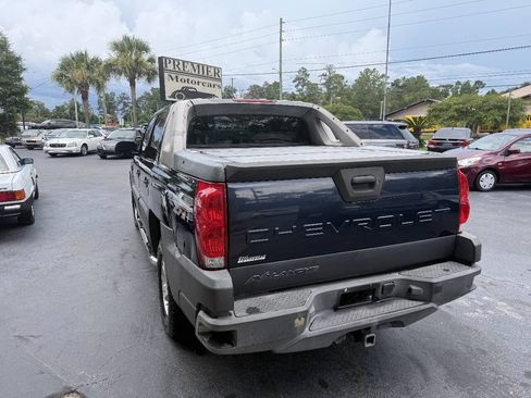 Used 2006 Chevrolet Avalanche Z71 w/ Sun And Sound Package AWD/4WD image 4