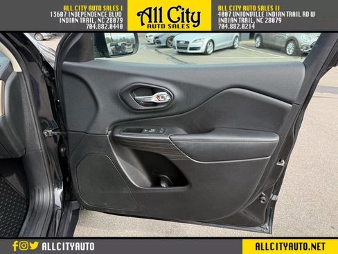 Used 2014 Jeep Cherokee Limited image 14