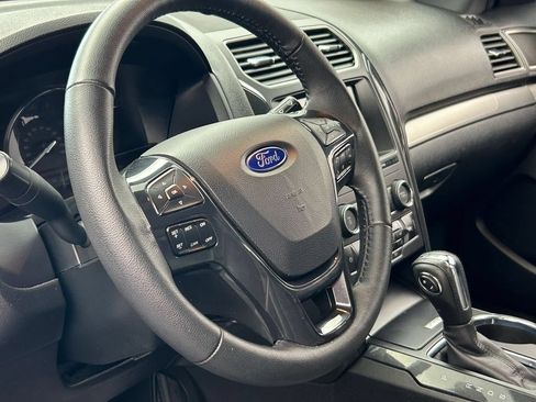 Used 2018 Ford Explorer XLT w/ Equipment Group 202A FWD image 11