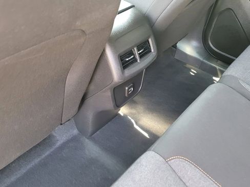 Used 2023 Chevrolet Equinox LT w/ Driver Convenience Package AWD/4WD image 25