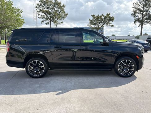 Certified 2024 Chevrolet Suburban RST image 7