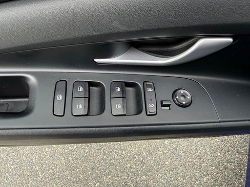 Used 2023 Hyundai Elantra SE w/ Preferred Accessory Package FWD image 14