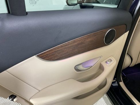 Used 2022 Mercedes-Benz GLC 300 4MATIC image 19