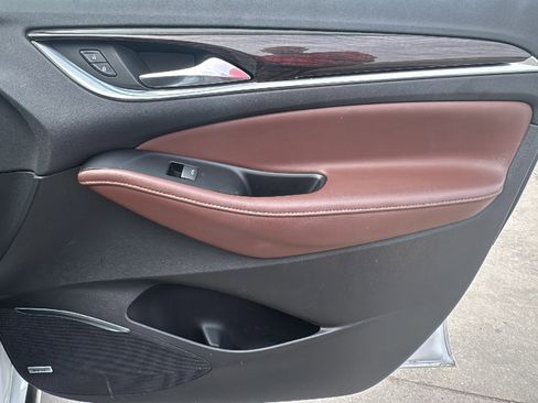 Used 2020 Buick Enclave Avenir w/ Avenir Technology Package image 31