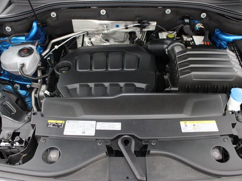 Used 2024 Volkswagen Atlas Cross Sport SE FWD image 37