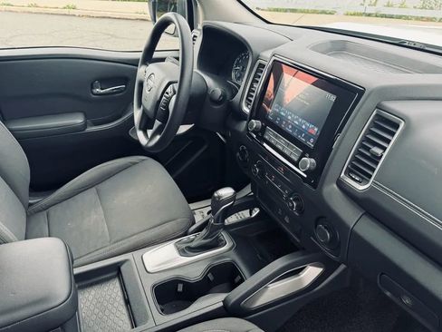 Used 2022 Nissan Frontier SV image 20