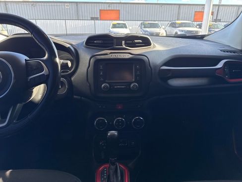 Used 2017 Jeep Renegade Trailhawk w/ Popular Equipment Group AWD/4WD image 19