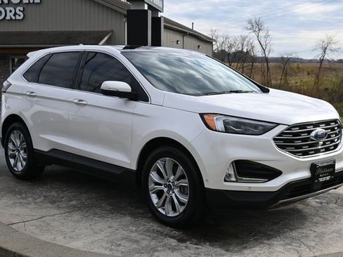 Used 2019 Ford Edge Titanium w/ Equipment Group 301A image 3