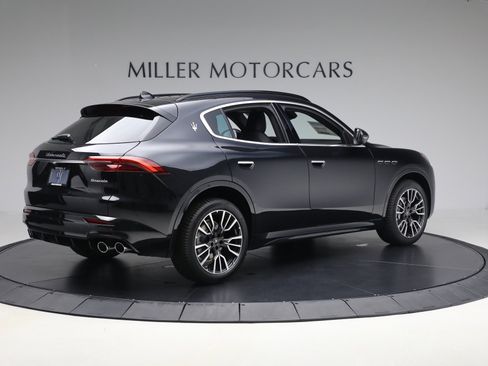 New 2025 Maserati Grecale GT image 8