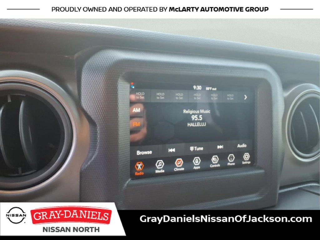 Used 2022 Jeep Wrangler Unlimited Sport AWD/4WD image 17