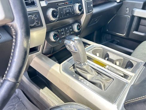 Used 2019 Ford F150 Lariat w/ Equipment Group 502A Luxury AWD/4WD image 23