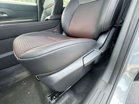 New 2025 Nissan Kicks SR FWD image 14