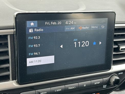 Used 2023 Hyundai Venue SE image 18