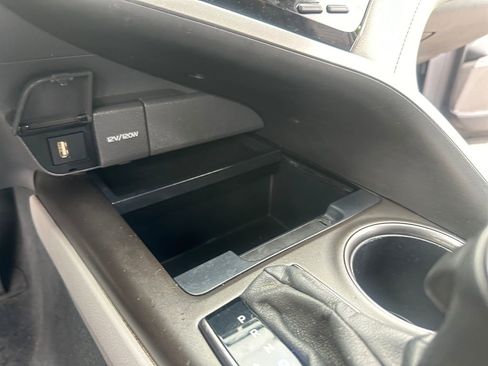 Used 2022 Toyota Camry SE FWD image 19