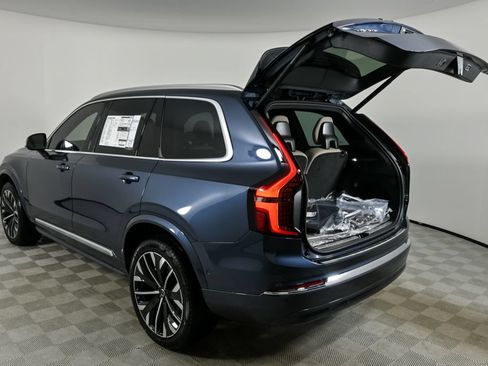 Used 2026 Volvo XC90 B6 Plus w/ Protection Package Premier AWD/4WD image 35
