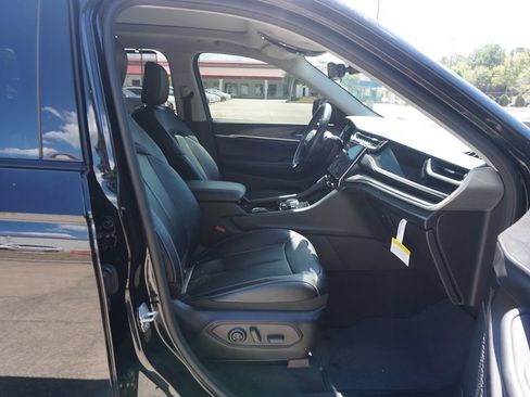 Used 2022 Jeep Grand Cherokee Limited w/ Luxury Tech Group II RWD image 18