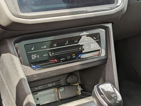 Certified 2023 Volkswagen Tiguan SE AWD/4WD image 18