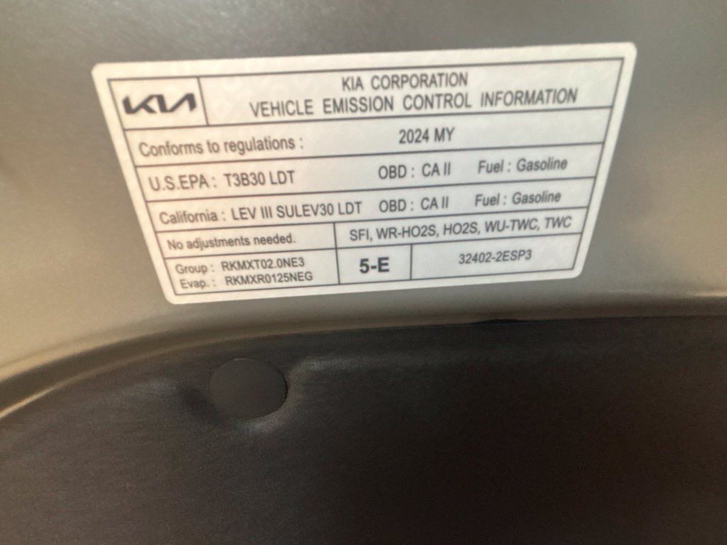 Used 2024 Kia Seltos EX AWD/4WD image 40