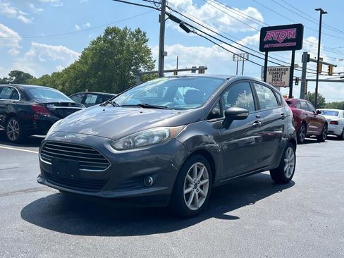 Used 2015 Ford Fiesta SE image 7