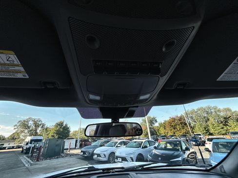 Used 2022 Ford F350 XLT image 19