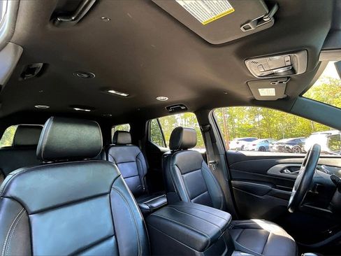 Certified 2022 Chevrolet Traverse LT image 24