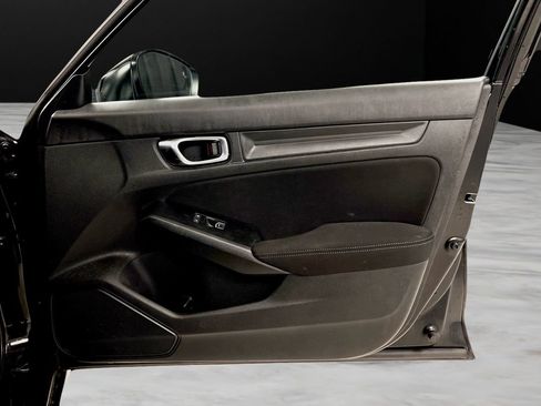 Used 2025 Honda Civic Sport image 31