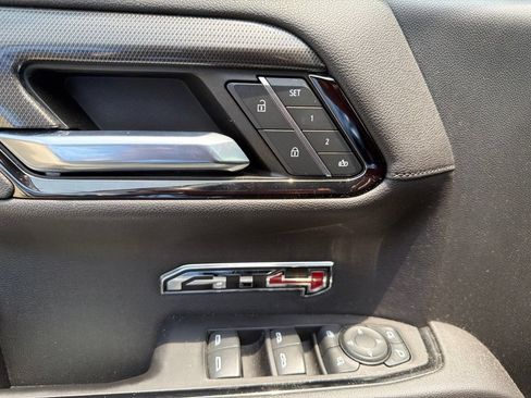 Used 2023 GMC Sierra 1500 AT4 AWD/4WD image 8