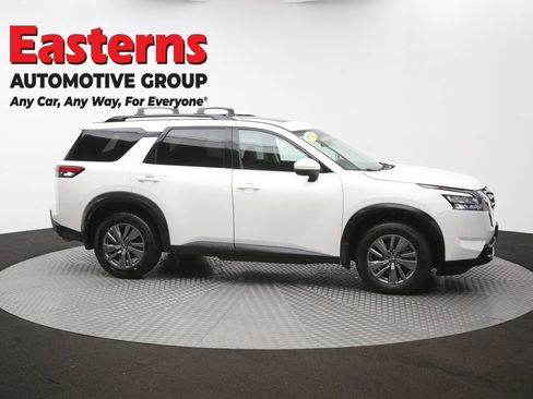 Used 2024 Nissan Pathfinder SV w/ SV Premium Package AWD/4WD image 51