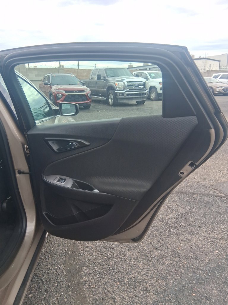 Used 2024 Chevrolet Malibu LT FWD image 7