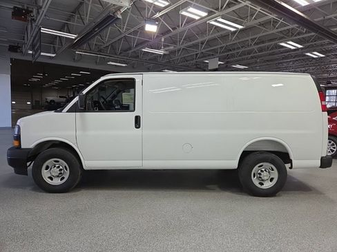 New 2026 Chevrolet Express 2500 Work Van w/ Driver Convenience Package image 4