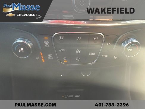 Used 2023 Chevrolet Traverse LT w/ Rear Camera Mirror Package image 11