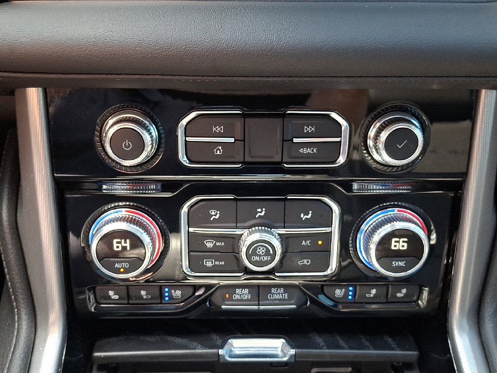 Used 2024 GMC Yukon Denali AWD/4WD image 18