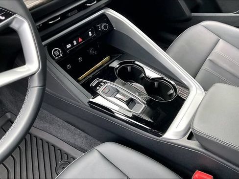 Used 2025 Audi Q5 Premium w/ Convenience Package AWD/4WD image 18