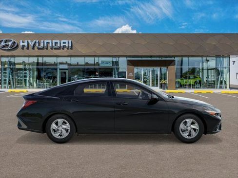 New 2026 Hyundai Elantra SE FWD image 7