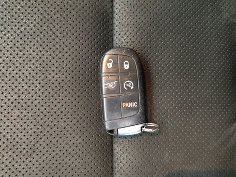 Used 2018 Jeep Grand Cherokee Altitude image 32