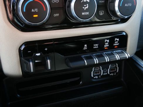 Used 2022 RAM 1500 Laramie image 25