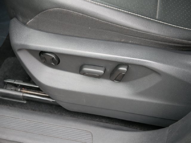 Used 2018 Volkswagen Tiguan SE w/ Panoramic Sunroof Package AWD/4WD image 17