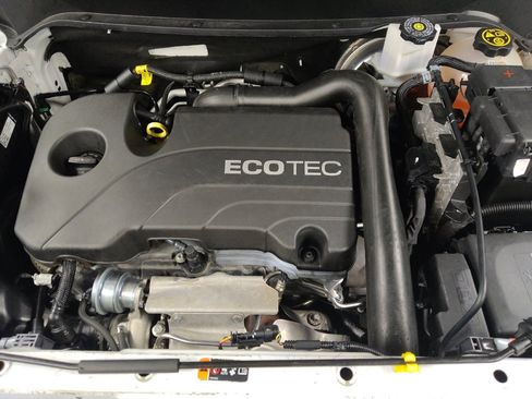 Used 2020 Chevrolet Equinox LS w/ LS Convenience Package image 30