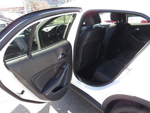 Used 2018 Mercedes-Benz GLA 250 4MATIC image 21