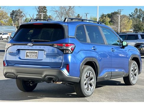 Used 2026 Subaru Forester Premium AWD/4WD image 3