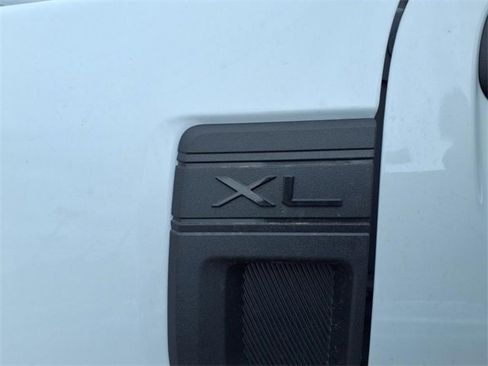 New 2025 Ford Maverick XL image 6