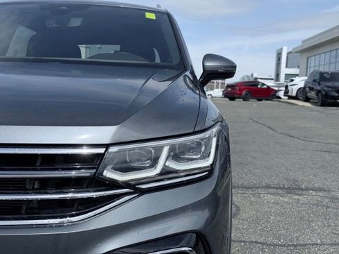 Used 2023 Volkswagen Tiguan SEL R-Line AWD/4WD image 3