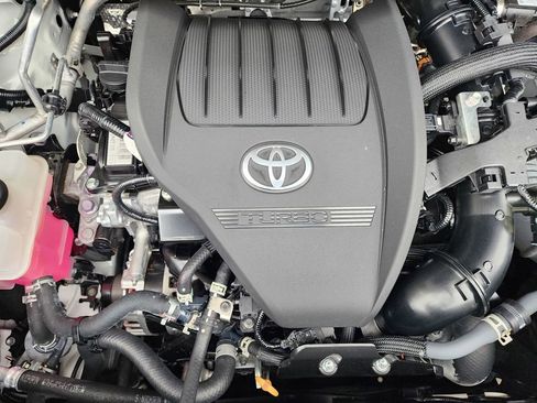 Used 2023 Toyota Highlander XLE image 27