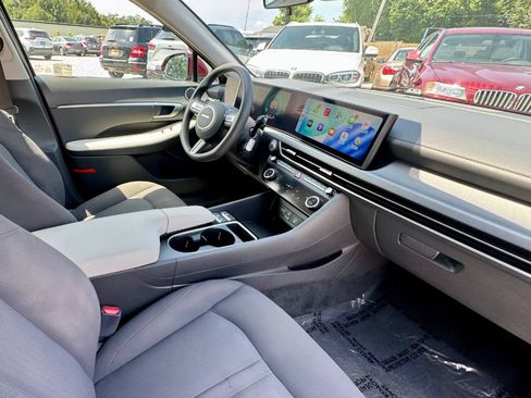 Used 2025 Hyundai Sonata SEL FWD image 12