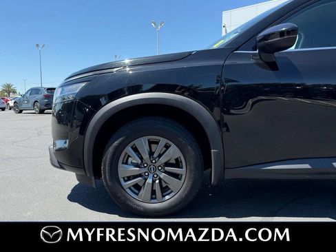 Used 2022 Nissan Pathfinder SV FWD image 5