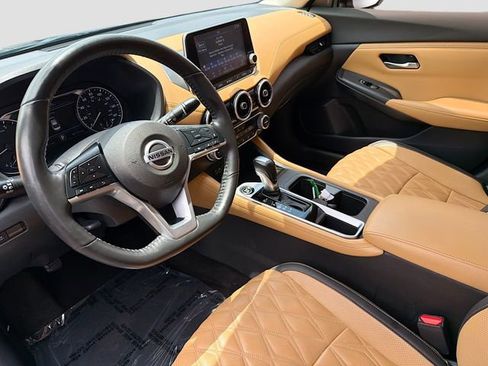 Used 2022 Nissan Sentra SV w/ SV Premium Package FWD image 9