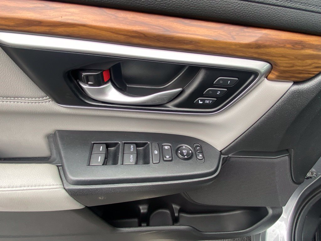 Used 2022 Honda CR-V Touring image 11