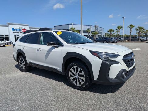 Certified 2025 Subaru Outback Premium AWD/4WD image 2