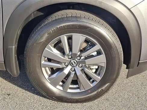 Used 2025 Nissan Pathfinder S image 8